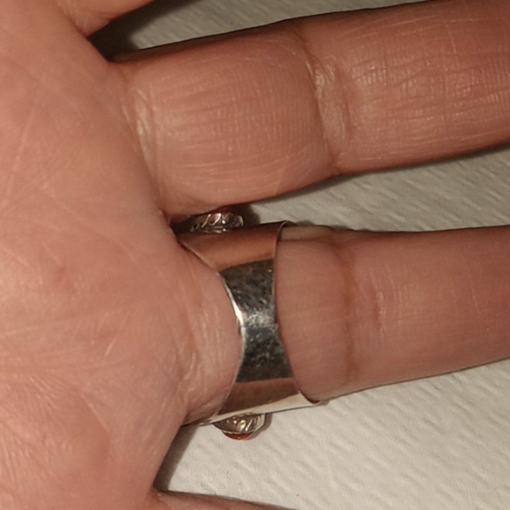 ❤STUNNING!/ RED TRIANGLE CORAL RING ❤ - Picture 5 of 9